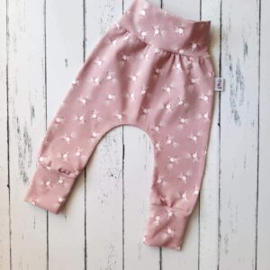Kisegerek púderrózsaszín alapon leggings (74)