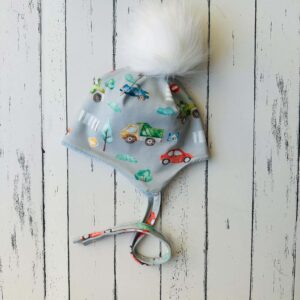 Autós pomponos téli sapka (47-48 cm)